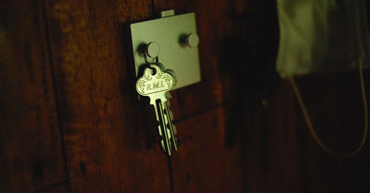 7 Questions to Ask a Locksmith Before You Hire One — Newport Beach CA Locksmith